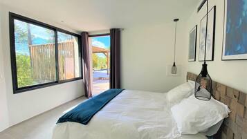 4 bedrooms, iron/ironing board, travel crib, WiFi