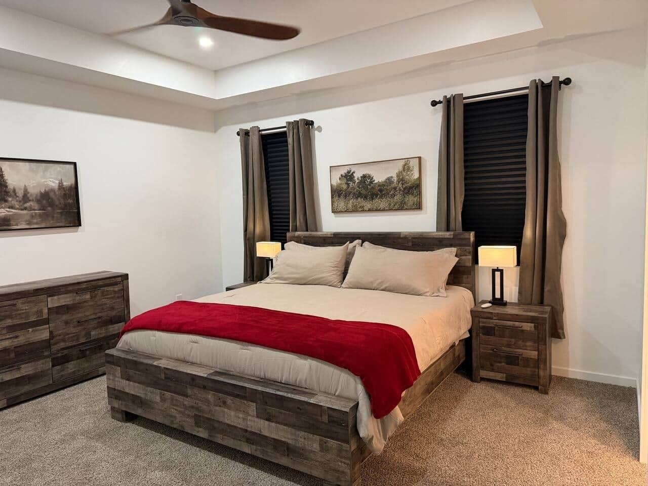 3 habitaciones, tabla de planchar con plancha, wifi y ropa de cama 
