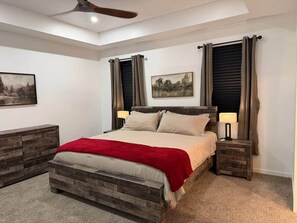 3 bedrooms, iron/ironing board, WiFi, bed sheets - Halfmoon Hideaway-New Woodland Home Near Glacier (Columbia Falls)