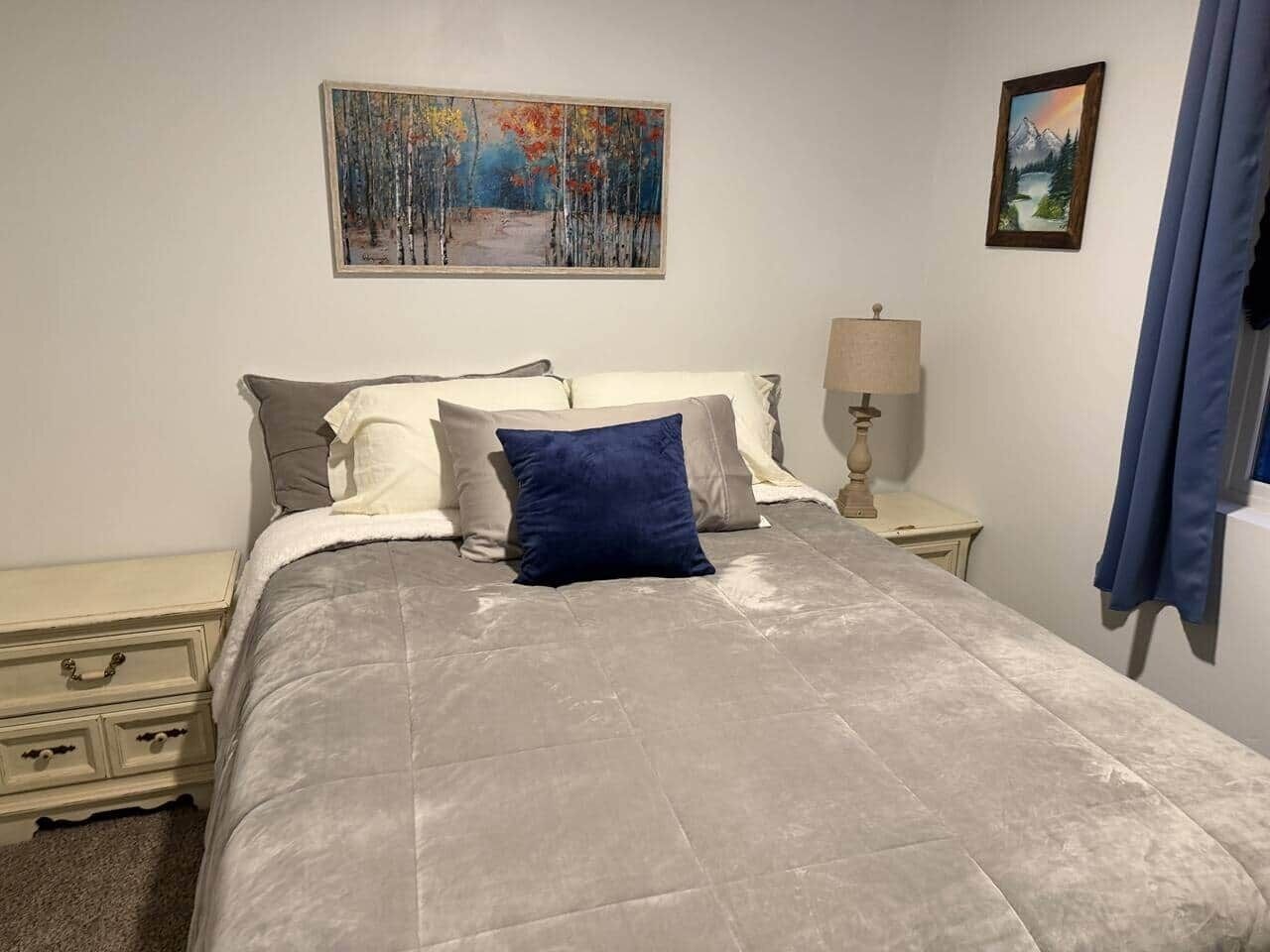 3 bedrooms, iron/ironing board, WiFi, bed sheets
