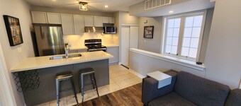 Cozy Private Detached entire Coach House