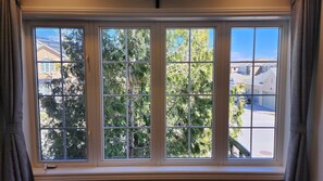 Interior - Cozy Private Detached entire Coach House (Markham)