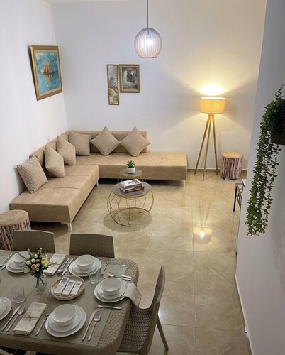 Apartment a stone's throw from the sea