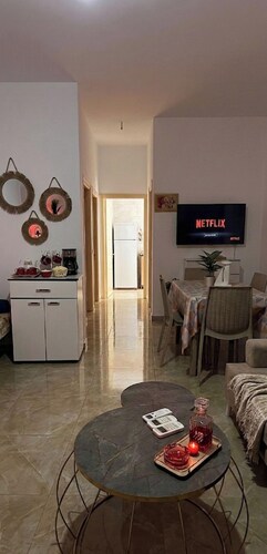 Apartment a stone's throw from the sea