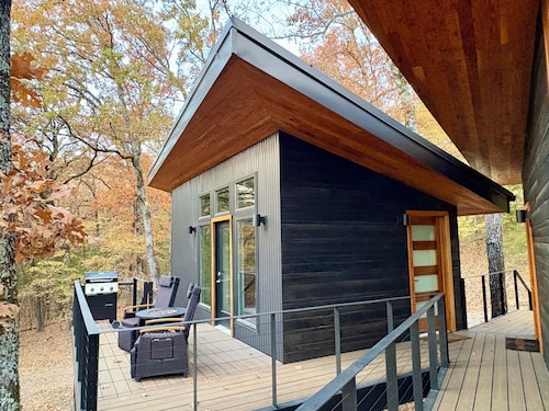The Cabin at Rocky Top w/ Private Outdoor Hot Tub