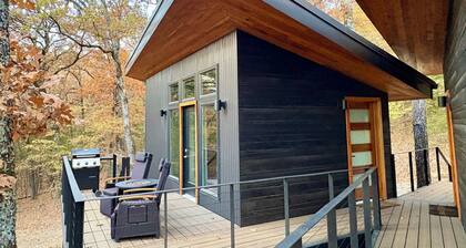 The Cabin at Rocky Top w/ Private Outdoor Hot Tub