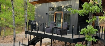 The Cabin at Rocky Top w/ Private Outdoor Hot Tub