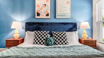 2 chambres, bureau, fer et planche à repasser, lit parapluie