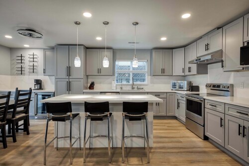 Modern 4BR Home, Sleeps 9, Near Silicon Valley