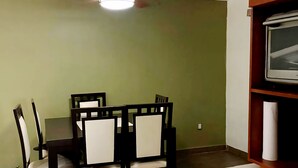 Dining - Casa Jardines SLW, an ideal house for families or companies! (Saltillo)