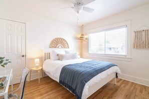 2 bedrooms, desk, iron/ironing board, travel cot - Sun-filled North Park Gem | Walk to everything! (San Diego)
