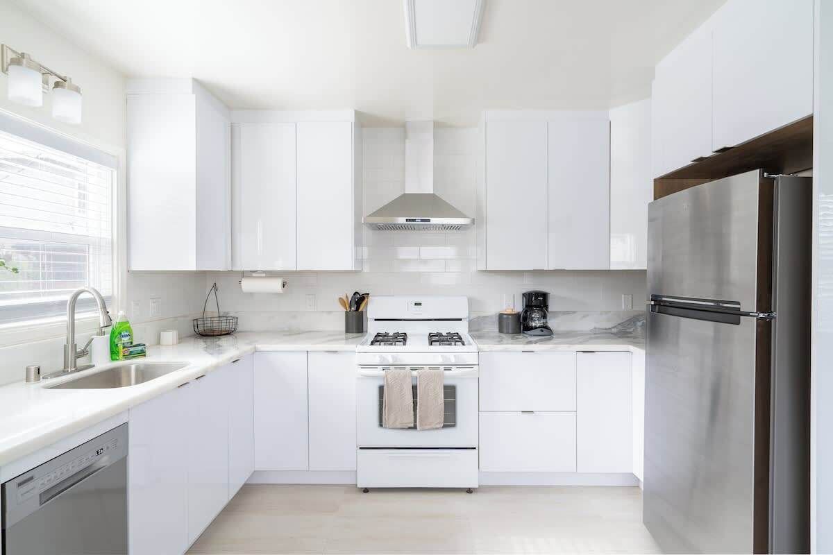 Cook up breakfast, lunch and dinner in the modern kitchen