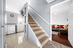 Interior - Modern 3 Bedroom House w/Parking, Garden, Wi-Fi Sleeps 7 (Greater Manchester)