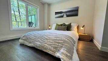 办公桌、WiFi、床单