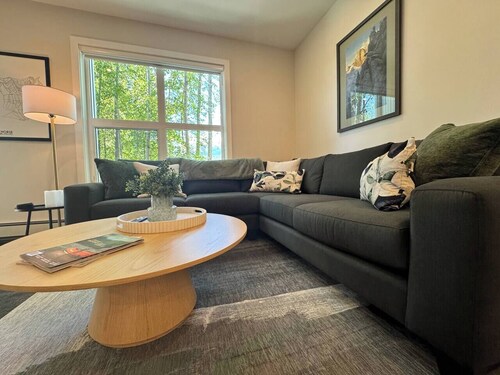 Fairway to Heaven - Downtown Condo - KHMR Views