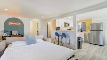 2 Schlafzimmer, Schreibtisch, Reisekinderbett, WLAN