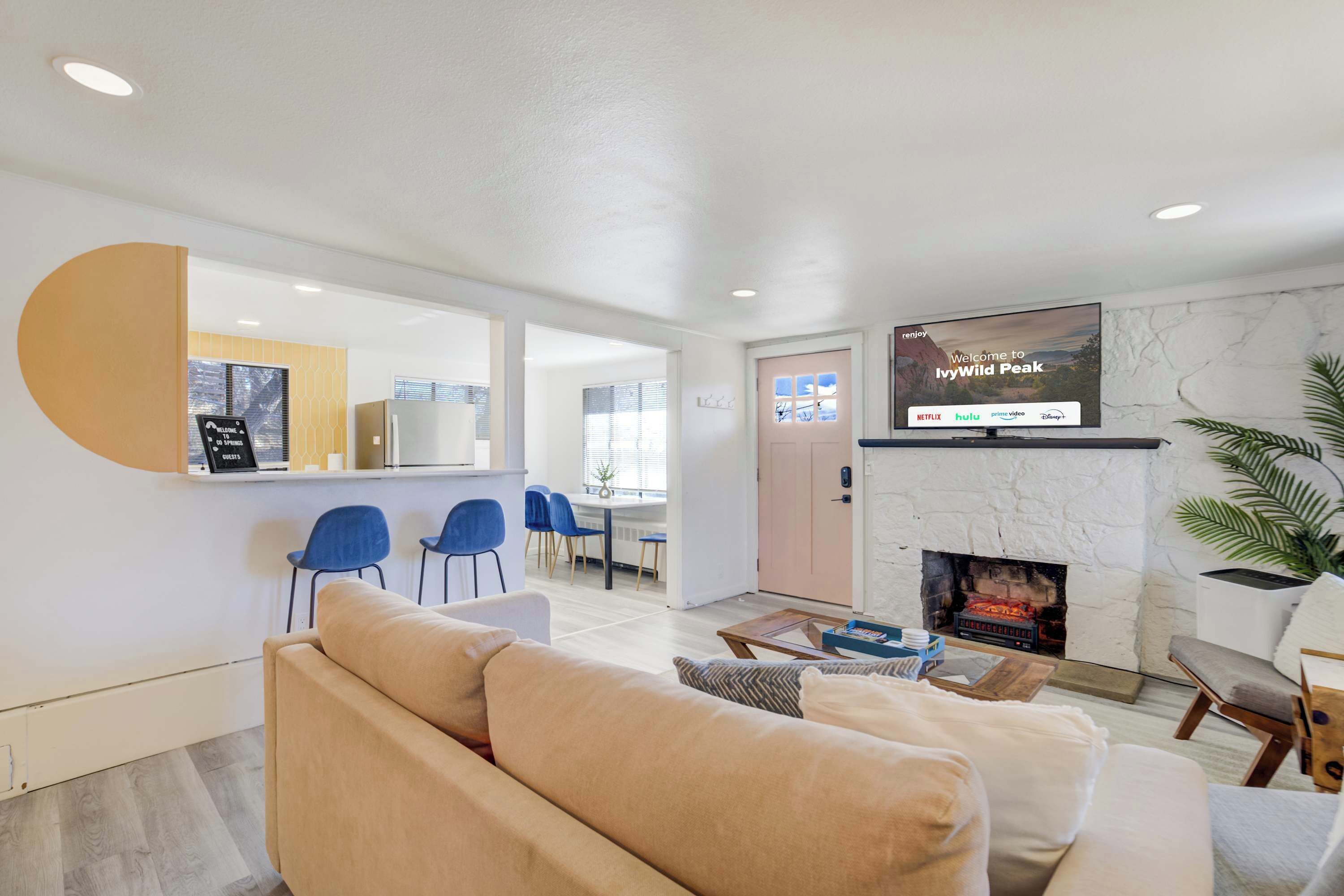 电视、壁炉、办公室