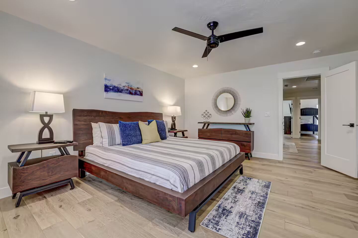 3 bedrooms, iron/ironing board, WiFi, bed sheets