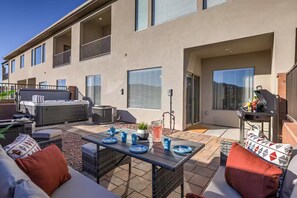 Outdoor dining - KingBeds - HotTub - Family+Dog Friendly - ZionResort (Hurricane)
