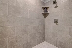 Shower, hair dryer, towels, soap - Gather•Fun•Relax w/Pool Private HotTub + FirePit (Hurricane)
