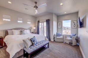 5 bedrooms, iron/ironing board, WiFi, bed sheets - Gather•Fun•Relax w/Pool Private HotTub + FirePit (Hurricane)