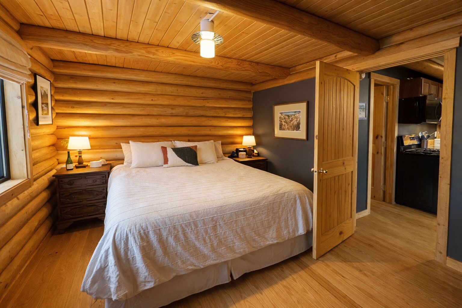 3 makuuhuonetta, työpöytä, vauvan matkasänky, ilmainen Wi-Fi