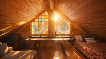 3 bedrooms, desk, travel crib, free WiFi