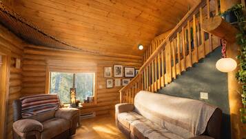 Smart TV, fireplace, video games, table tennis