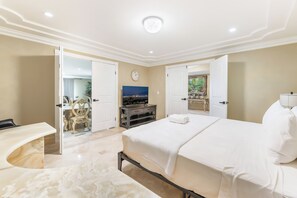 8 bedrooms, iron/ironing board, WiFi, bed sheets