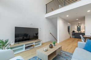 Smart TV, offices - Perch - Walk Score 97 | Guaranteed Parking + Easy Transit (Seattle)