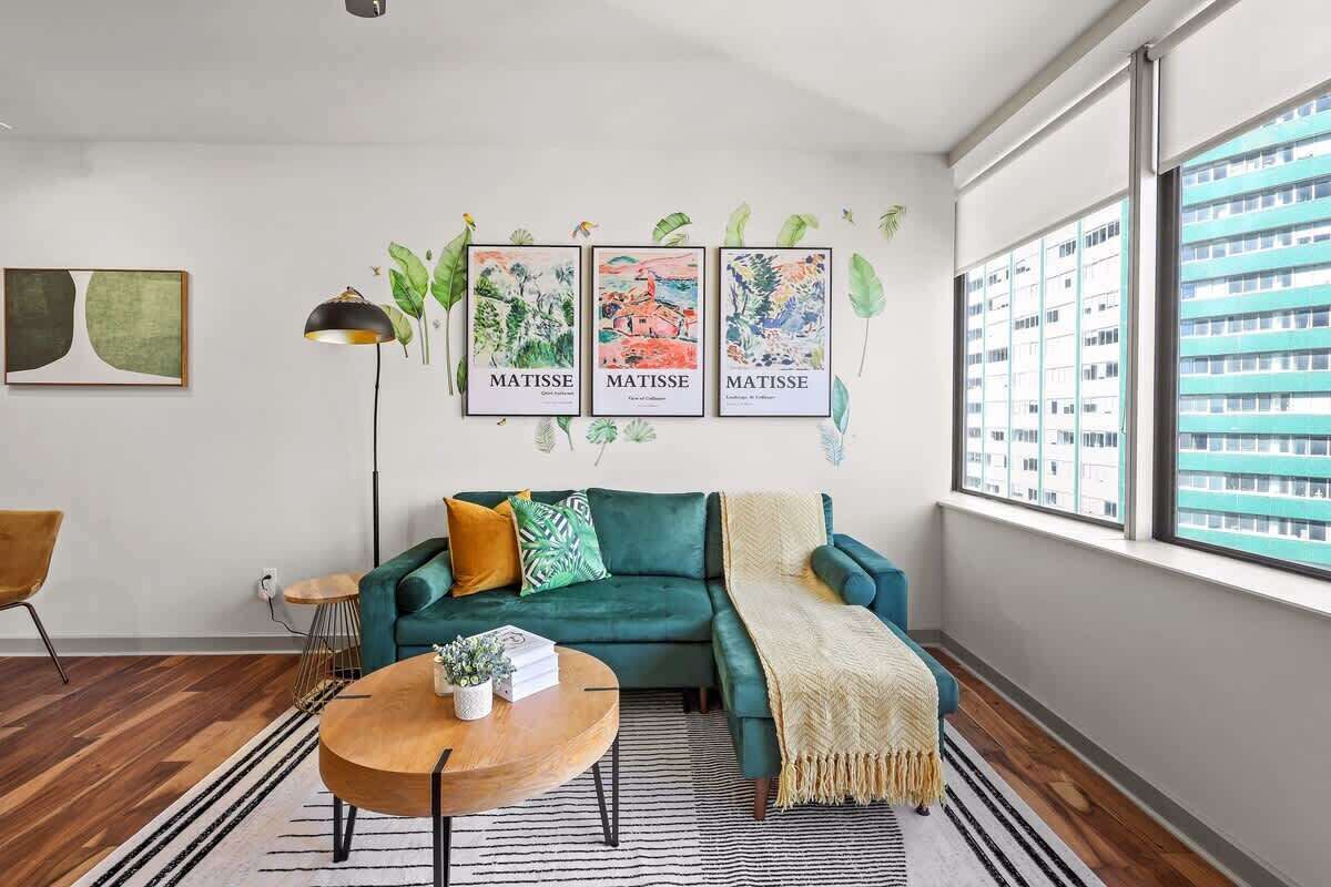 TV, fireplace, offices