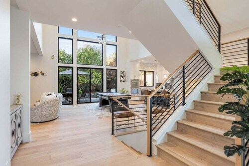 Prime Location: 6BR Luxury & Comfort in Bellevue!