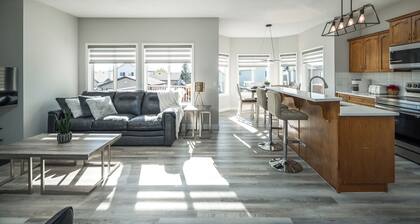 âïžđ Closet to YYC | 4 Bedrooms | Garage | AC | BBQ | Sleeps 8
