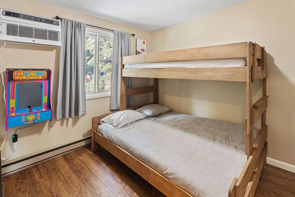 2 chambres, fer et planche à repasser, Wi-Fi gratuit, draps fournis