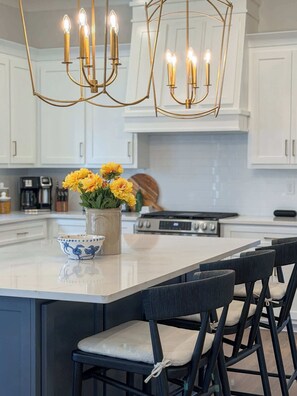 Fridge, microwave, oven, stovetop - Oxford's Finest at South Grove (Oxford)