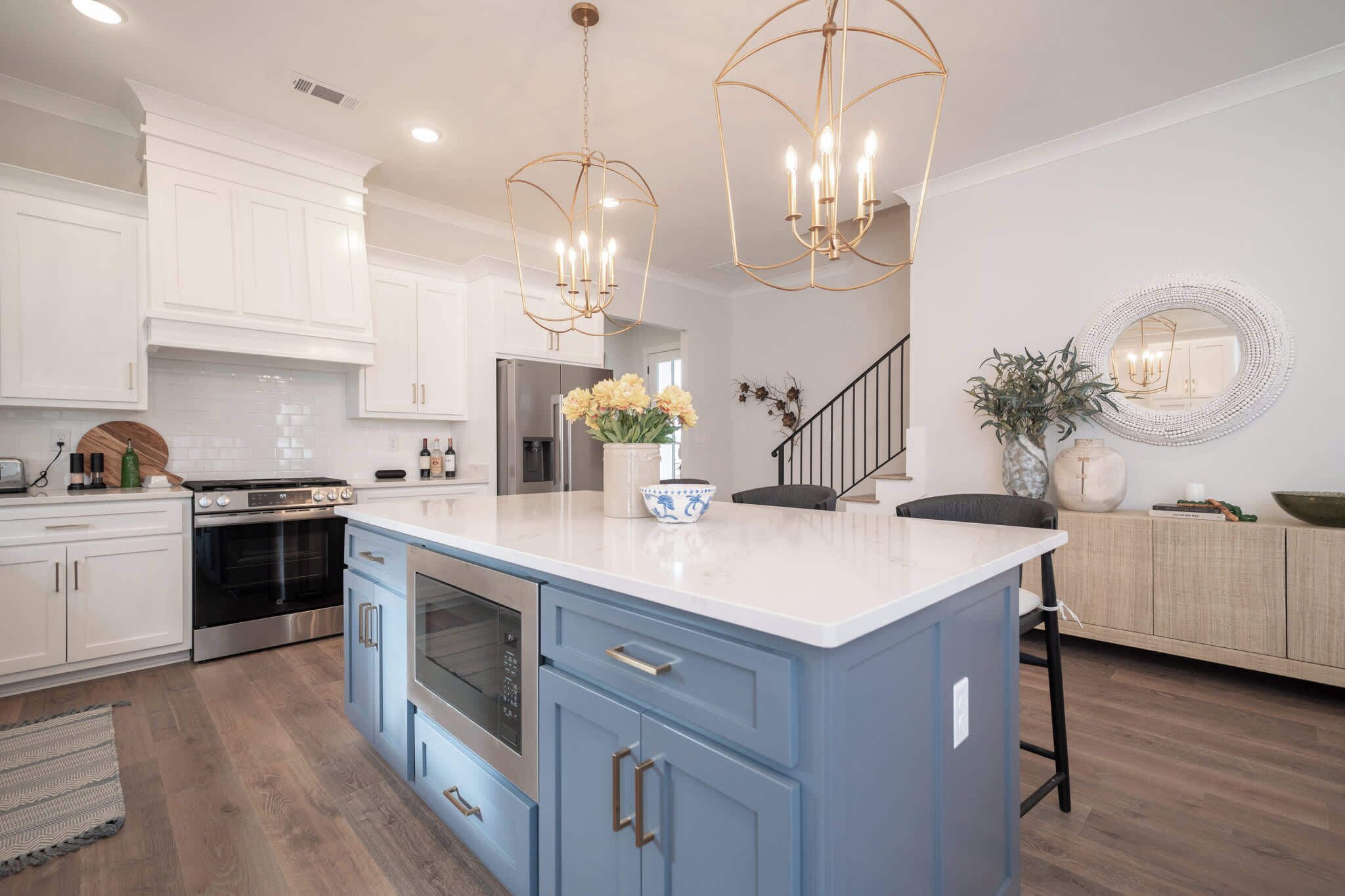 Køleskab, mikrobølgeovn, ovn, kogeplade