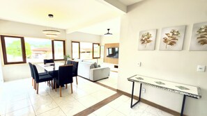 Interior - Martin de Sá 800M from the beach (Caraguatatuba)