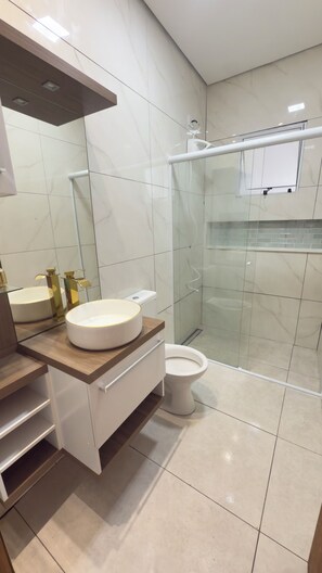 Shower, soap, toilet paper - Martin de Sá 800M from the beach (Caraguatatuba)