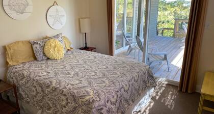 Charming Beachfront Cottage in Waveland