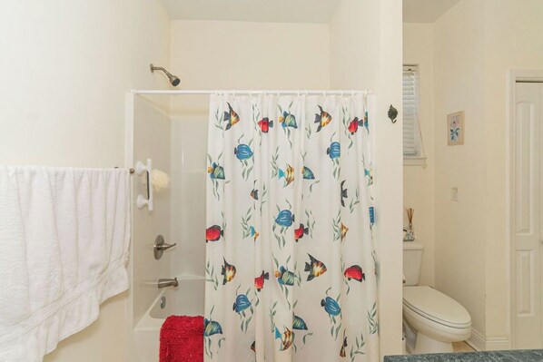 Bathroom - Charming Beachfront Cottage in Waveland (Waveland)