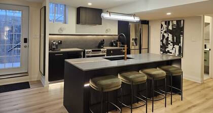 Luxurious Modern 2 Bedroom Apartment