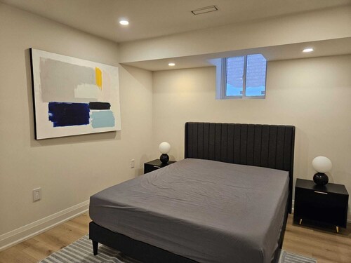 Luxurious Modern 2 Bedroom Apartment