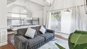 Uklassifisert bilde, 2 av 33, knapp