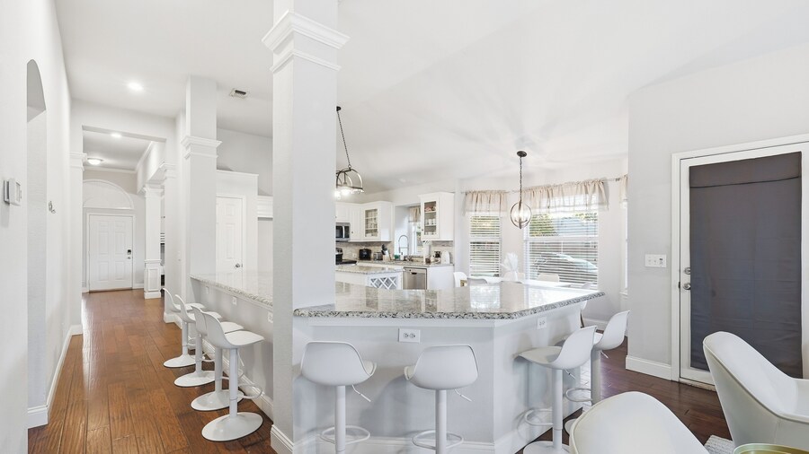 Lux Cozy 5B2B Home for Families