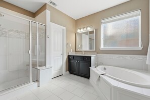 Bathroom - Spacious Cozy 4B Home in Frisco (Frisco)