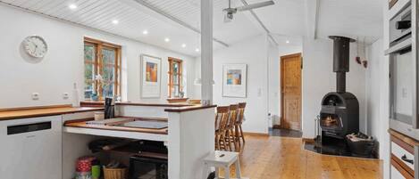 Refrigerador, horno, parrilla de estufa y lavavajillas