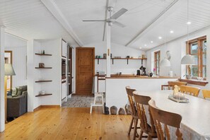 Dining - Cozy cottage near swimming lake (Borup)