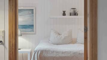 3 bedrooms, iron/ironing board, free WiFi