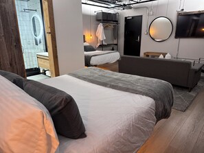 Room, 2 Queen Beds, City View | In-room safe, iron/ironing board, free WiFi - The Keon Hotel (Ottawa)