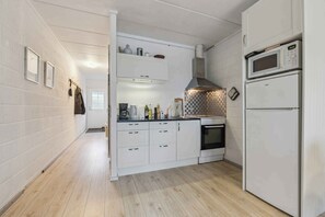 Geladeira, fogão, cooktop, cafeteira/chaleira